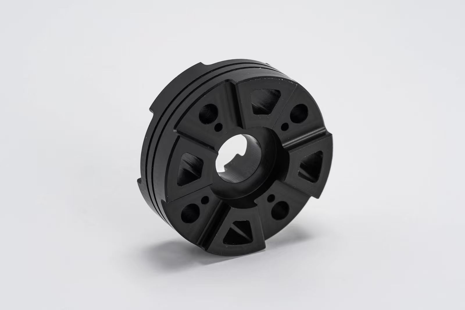 Mikä on Delrin (POM-H) ja mitkä ovat sen materiaaliominaisuudet?